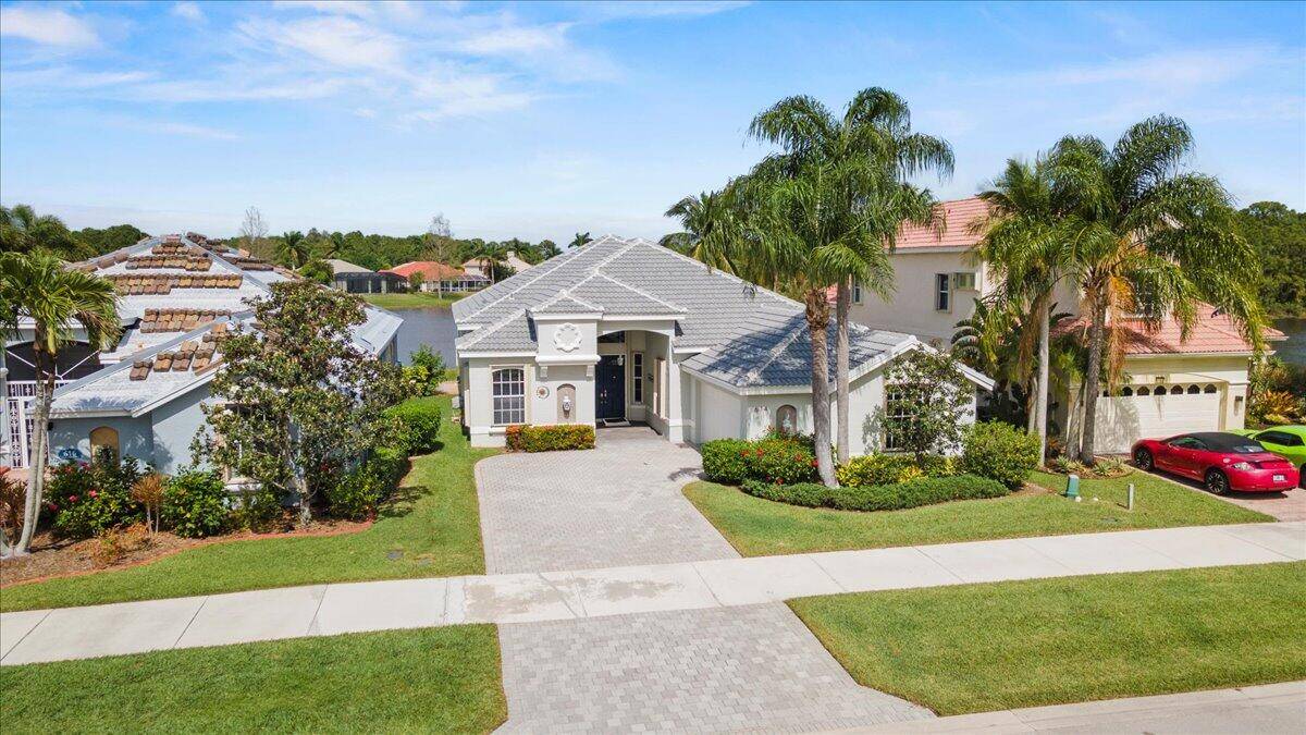 614 SW Lake Charles CIR,  Port Saint Lucie,  FL 34986