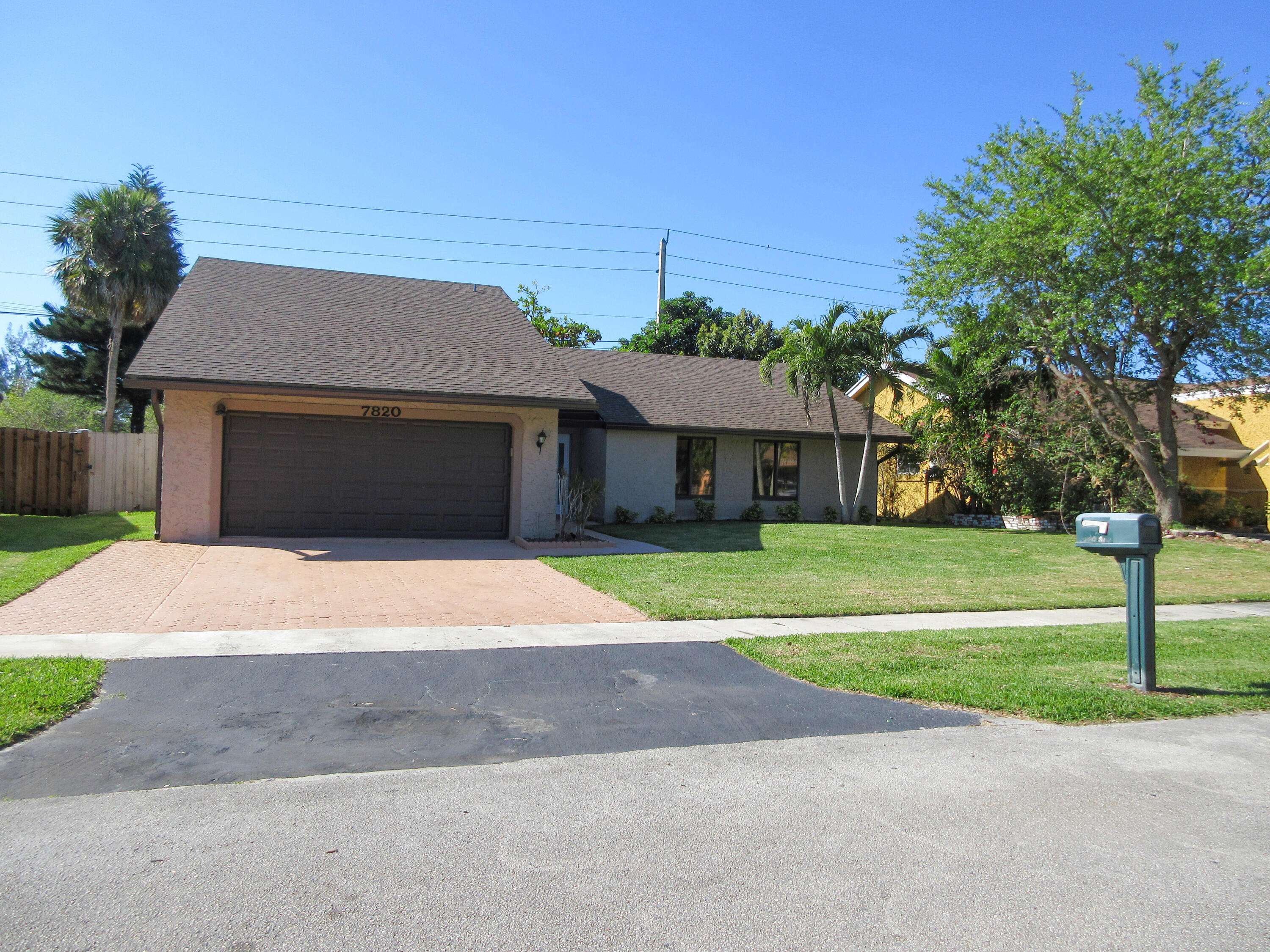 7820 NW 44th CT, Lauderhill, FL 33351
