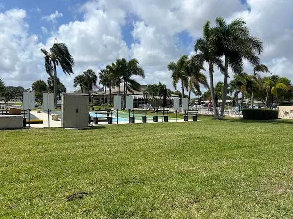 Delray Beach, FL 33445,1025 S South DR D