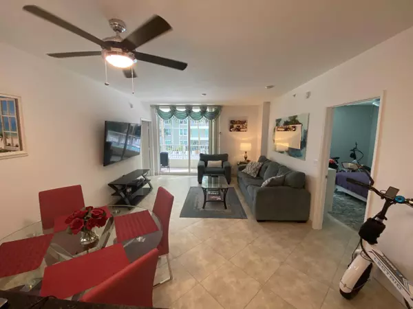 Boynton Beach, FL 33435,700 E Boynton Beach BLVD 203