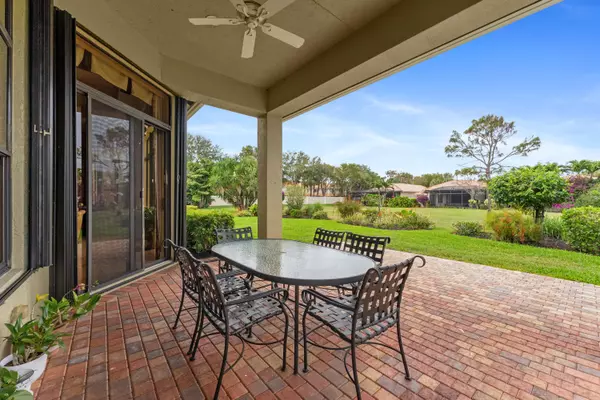 Boynton Beach, FL 33437,7040 Caviro LN