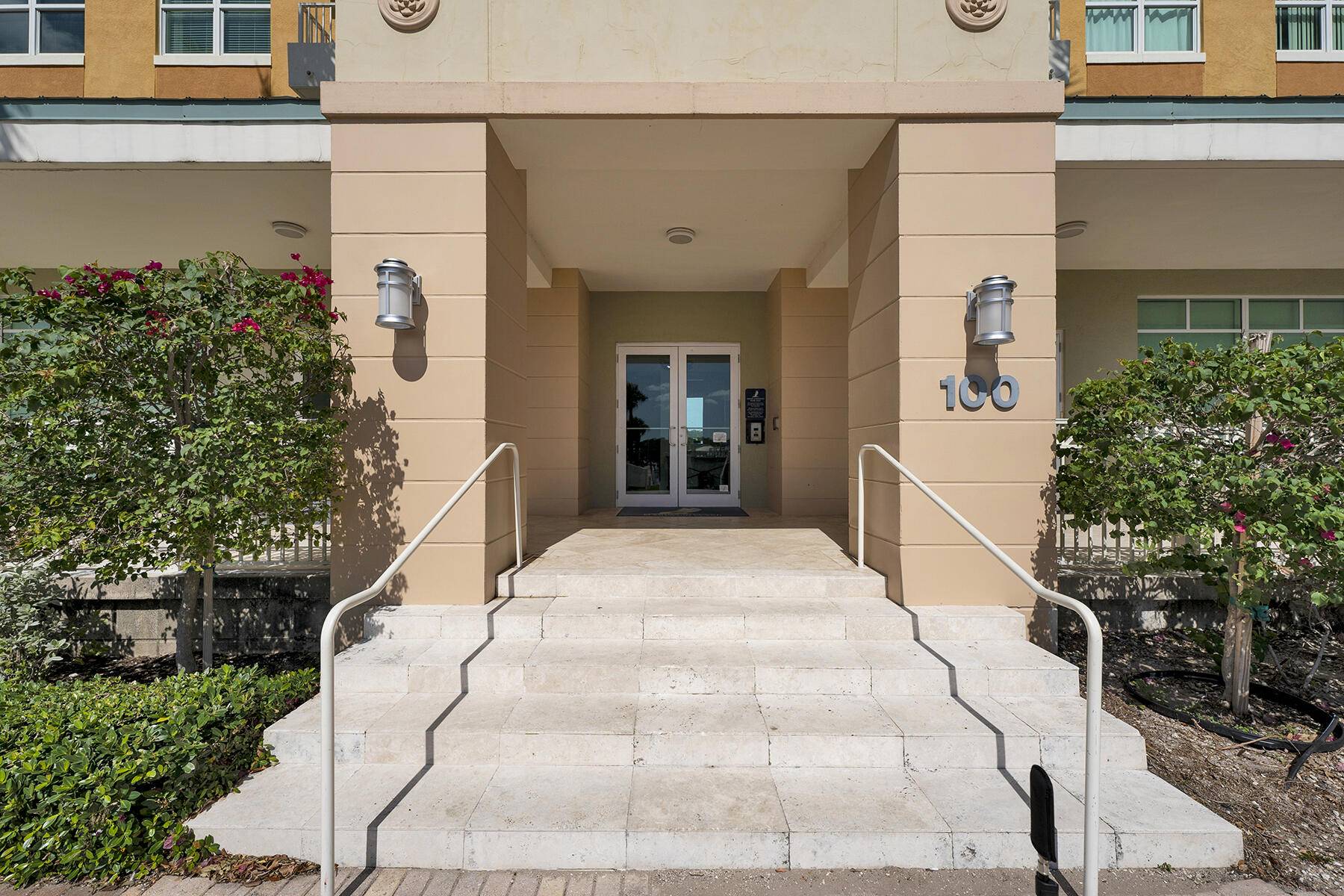 Boynton Beach, FL 33435,100 NE 6th 203 ST 203