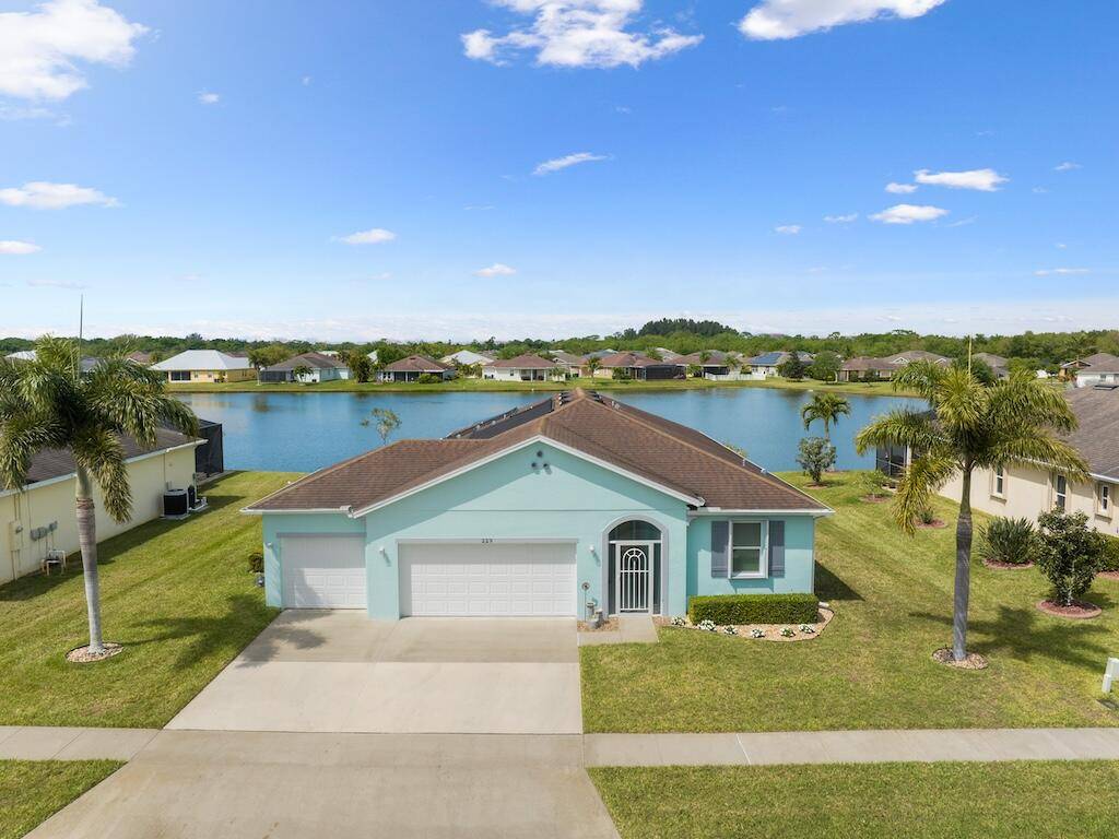 229 Barbossa DR, Sebastian, FL 32958