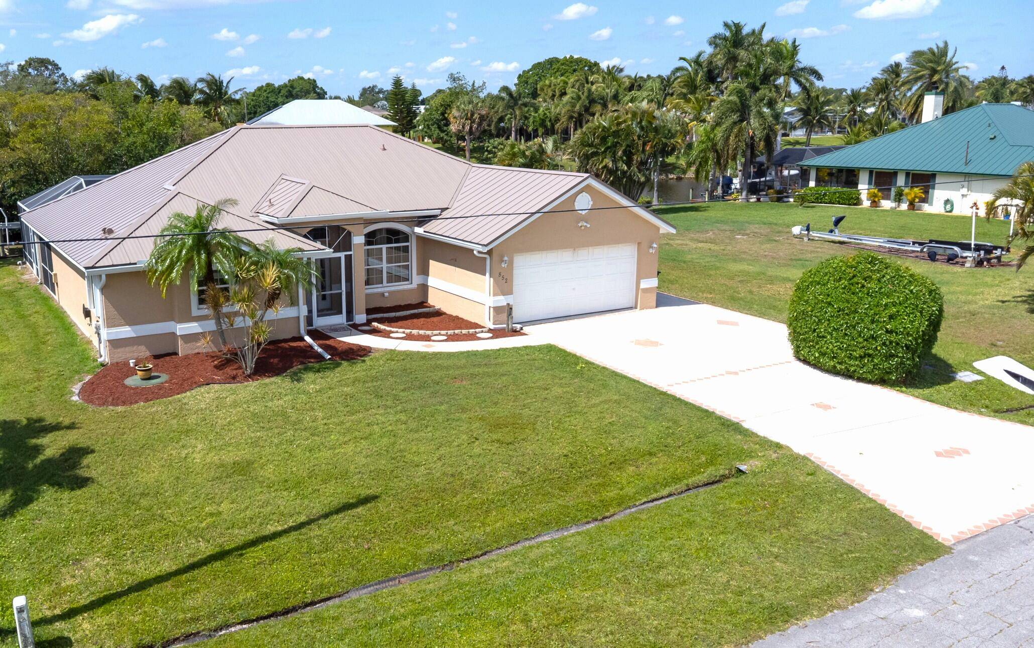 Port Saint Lucie, FL 34983,852 SE Seahouse DR