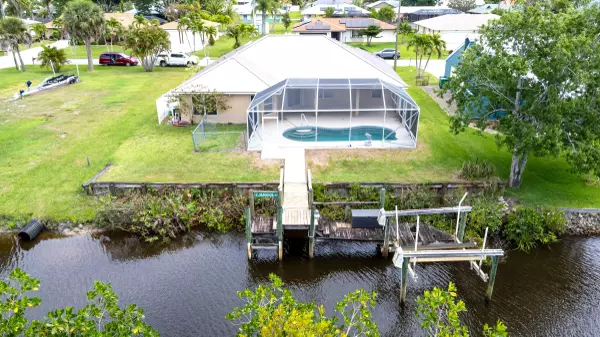 Port Saint Lucie, FL 34983,852 SE Seahouse DR