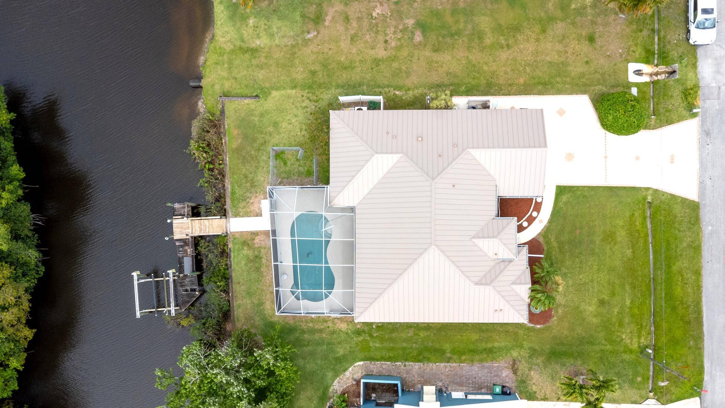 852 SE Seahouse DR, Port Saint Lucie, FL 34983