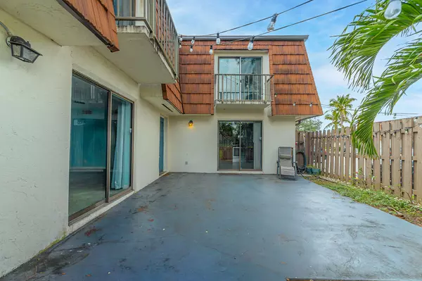 Greenacres, FL 33415,2111 White Pine CIR B