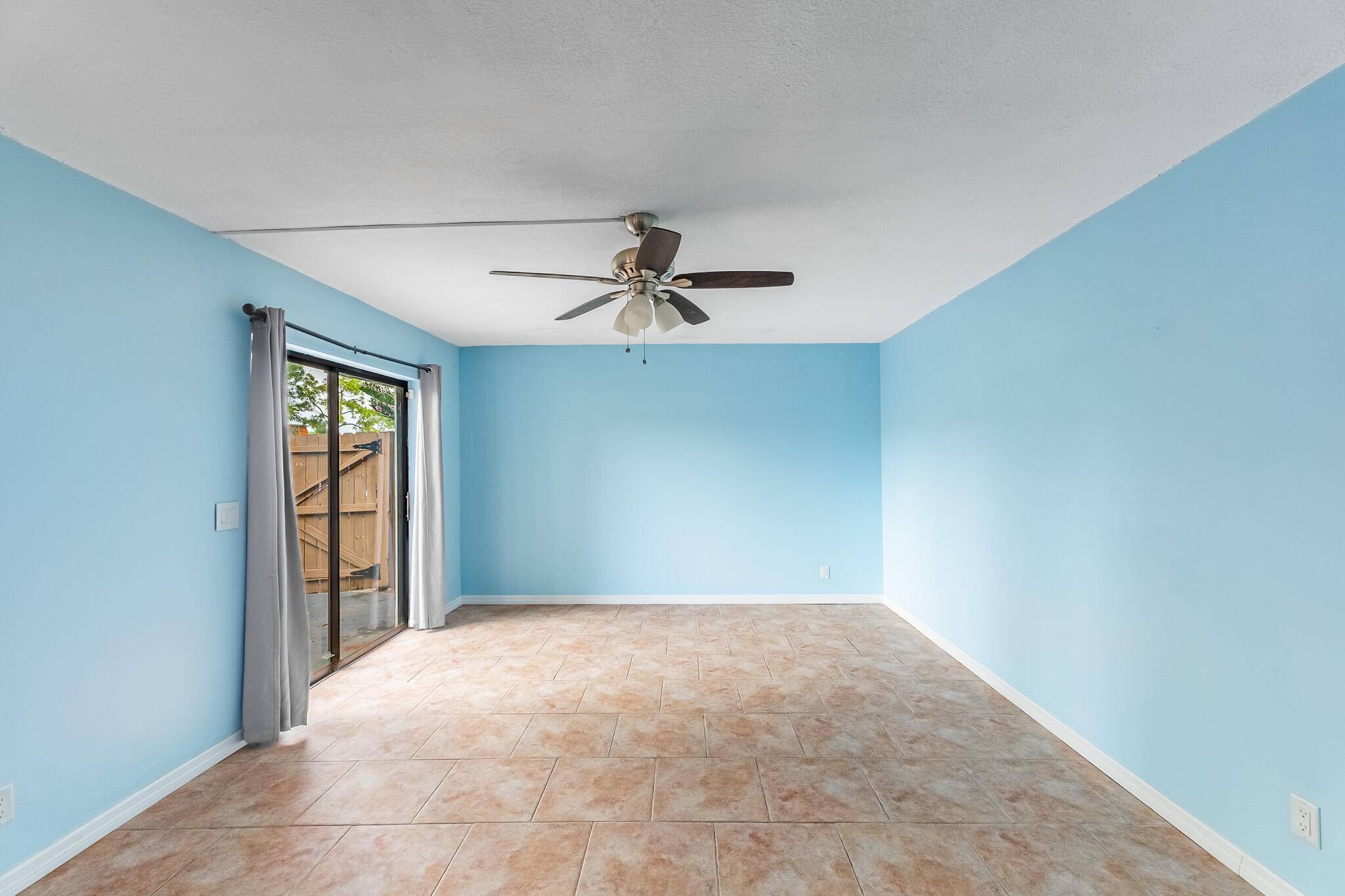 Greenacres, FL 33415,2111 White Pine CIR B