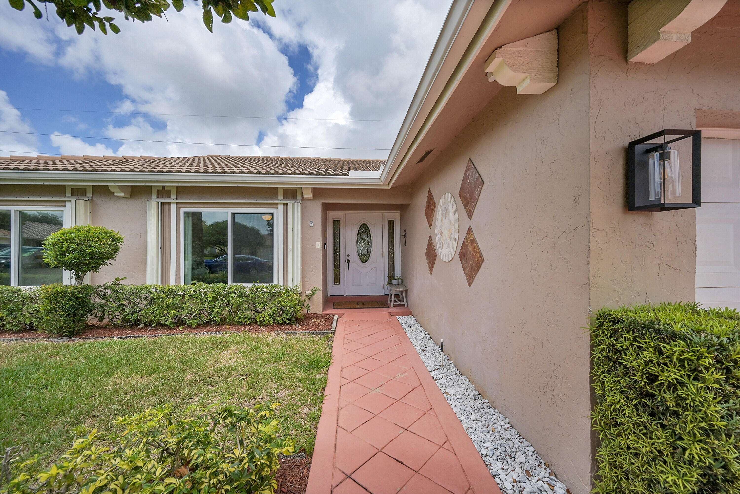 Boca Raton, FL 33433,22010 Colony DR