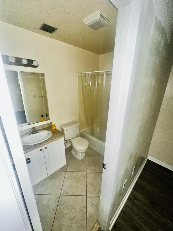 Fort Pierce, FL 34950,2019 Oleander BLVD A