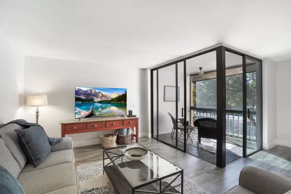 Delray Beach, FL 33444,500 Egret CIR 8307