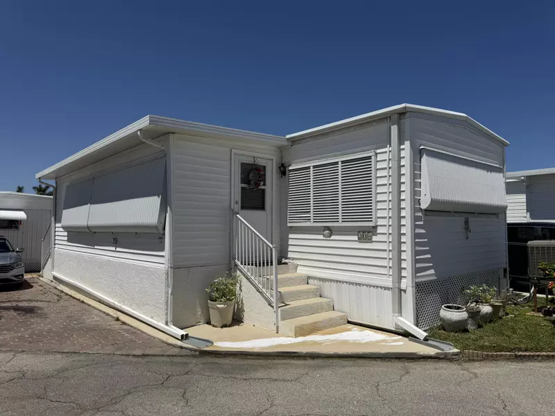 204 Palm DR I, Briny Breezes, FL 33435