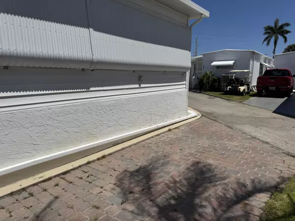 Briny Breezes, FL 33435,204 Palm DR I