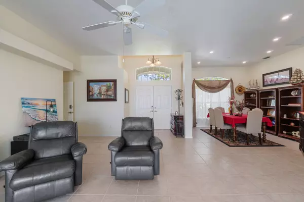 Port Saint Lucie, FL 34983,272 NE Surfside AVE