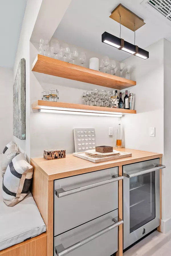 Palm Beach, FL 33480,220 Atlantic AVE 3