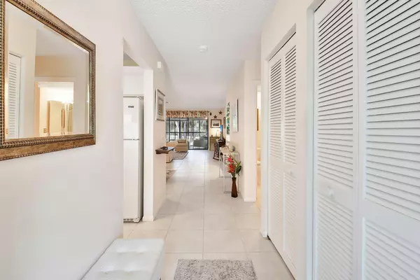 Boynton Beach, FL 33436,19 Westgate LN F