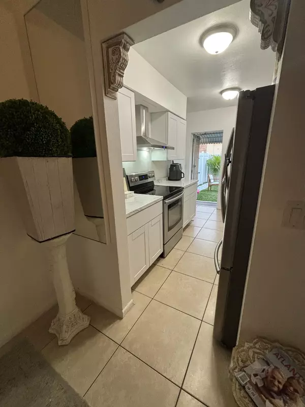 Deerfield Beach, FL 33441,262 SE 9 AVE 1-4