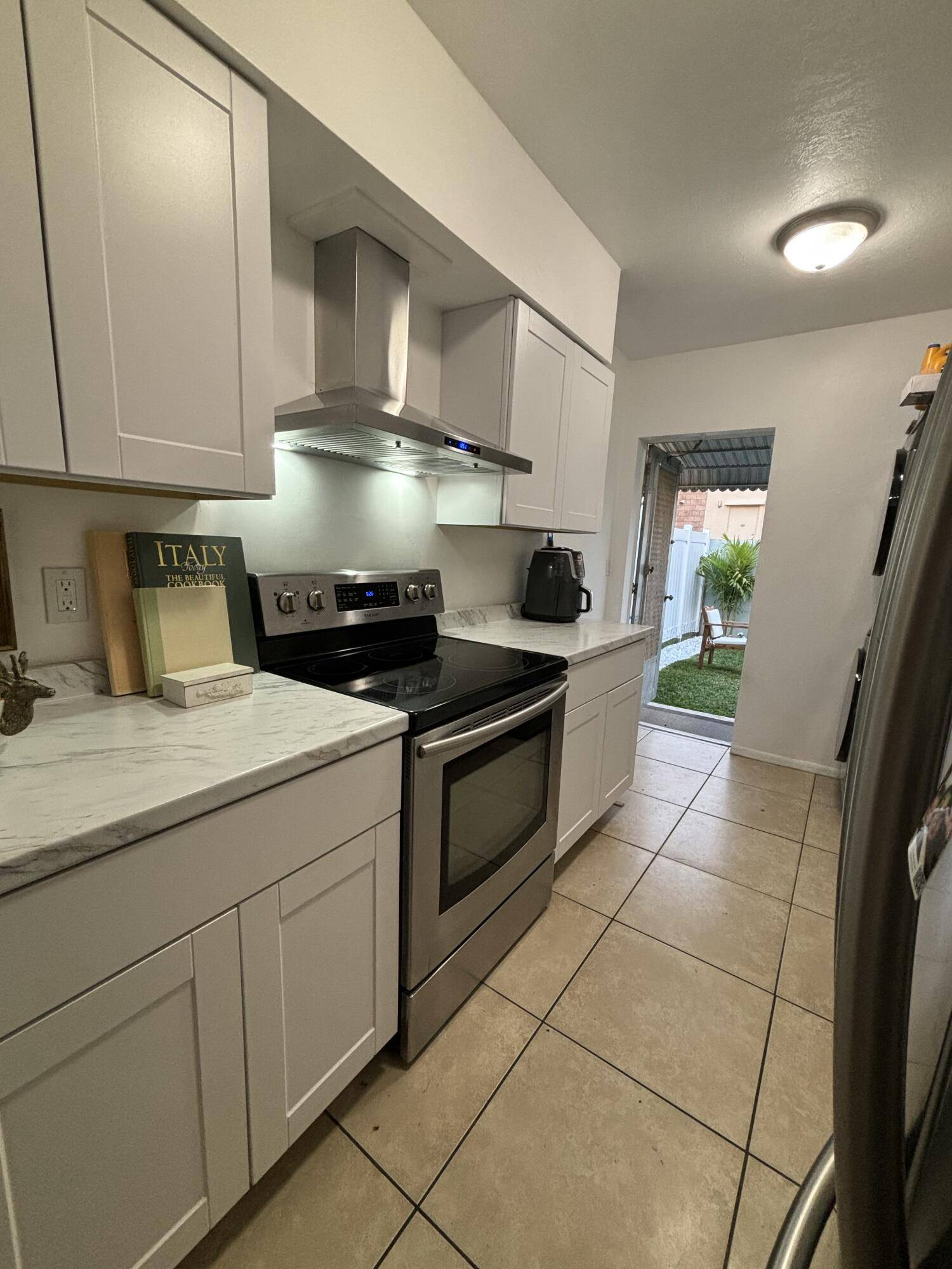 Deerfield Beach, FL 33441,262 SE 9 AVE 1-4