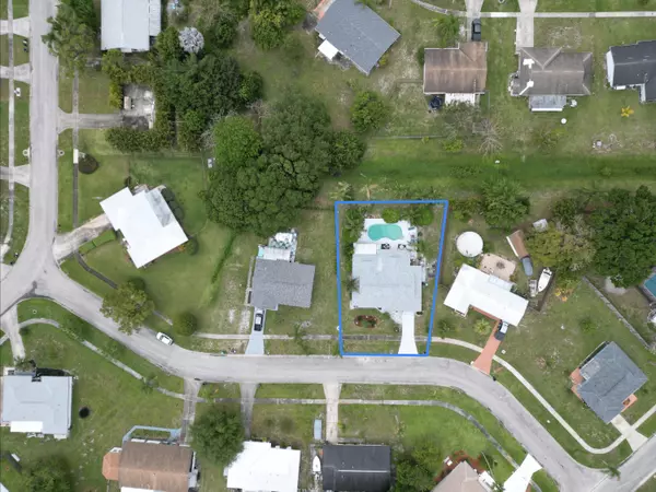 Port Saint Lucie, FL 34983,162 NE Hemet ST