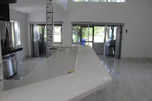 Margate, FL 33063,7608 Pinewalk DR 127