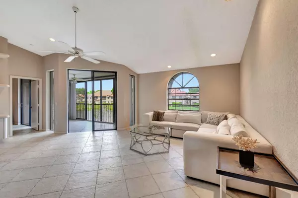 Boynton Beach, FL 33437,5299 Europa DR K