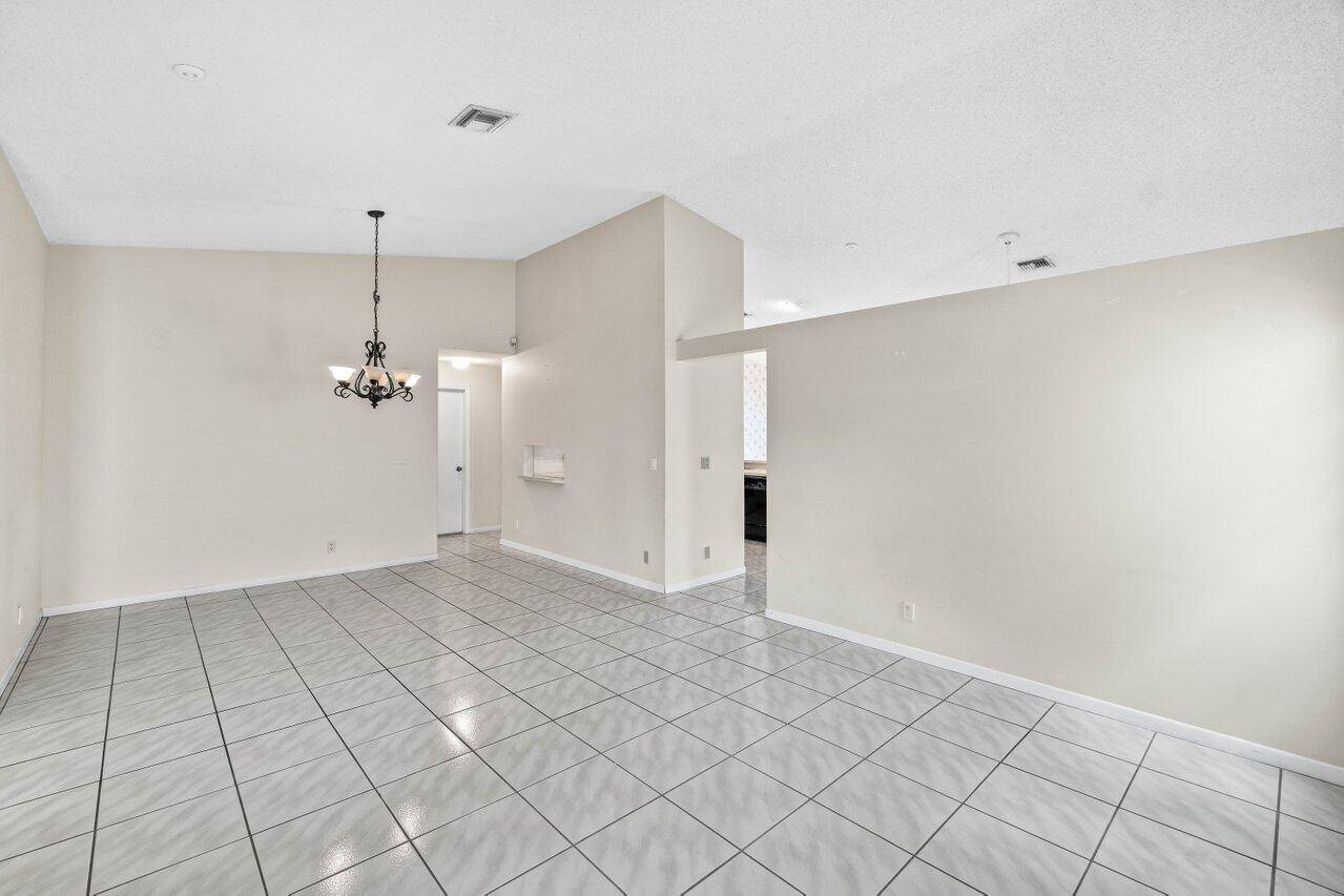 Boca Raton, FL 33428,10001 Country Brook RD