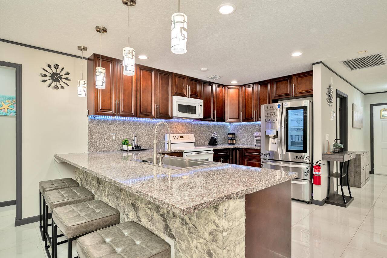 Lake Worth, FL 33462,6719 Lawrence Woods CT