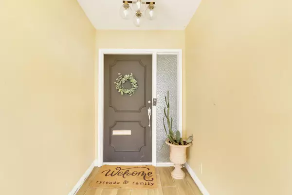 Atlantis, FL 33462,343 Yorktowne CIR