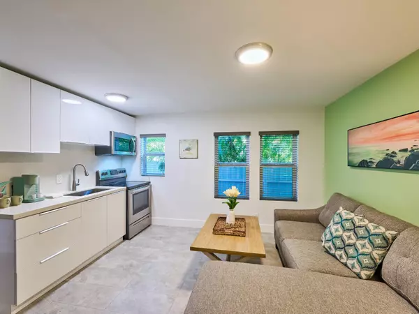 Hollywood, FL 33020,2020 Washington ST Units 1-8