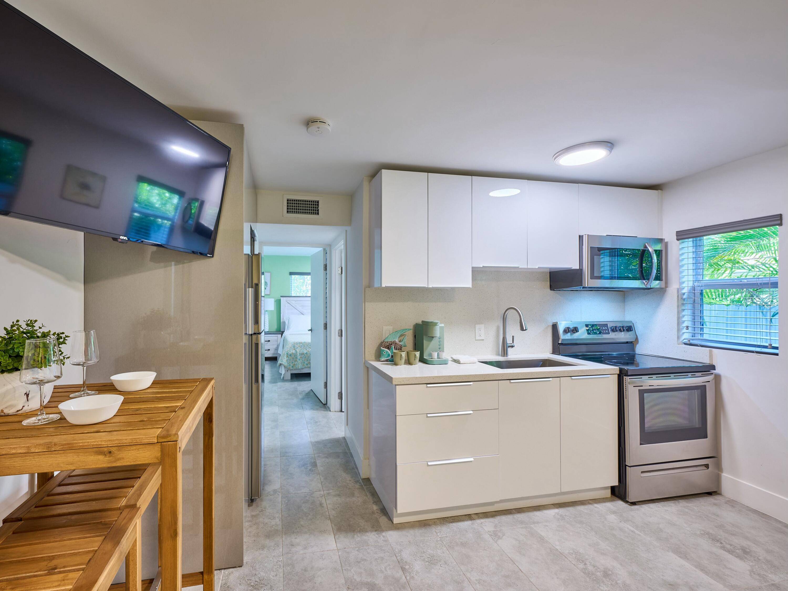 Hollywood, FL 33020,2020 Washington ST Units 1-8