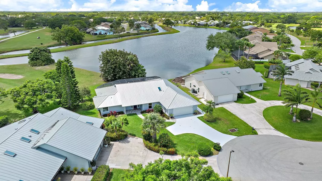 7160 SE Bunker Hill CT, Hobe Sound, FL 33455