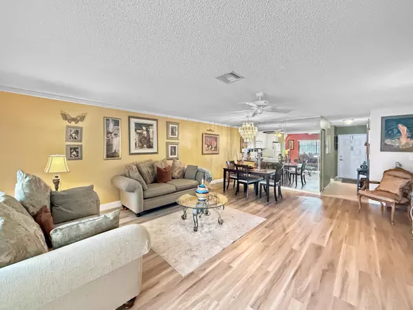 Margate, FL 33063,317 W Laurel DR 1408