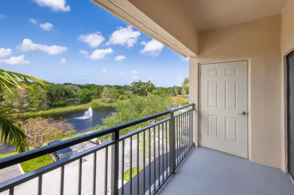 Palm Beach Gardens, FL 33418,4907 Midtown LN 1411