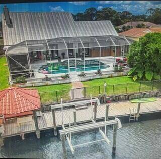 221 NE Sagamore TER, Port Saint Lucie, FL 34983