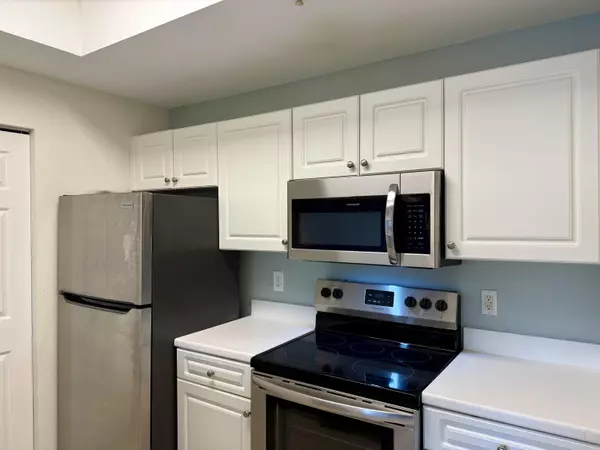 Palm Beach Gardens, FL 33410,2807 Veronia DR 202