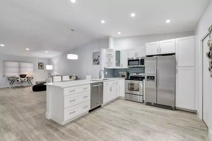 6268 Kings Gate CIR, Delray Beach, FL 33484