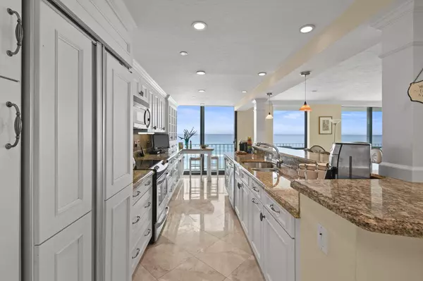 Palm Beach, FL 33480,3400 S Ocean BLVD 7d1