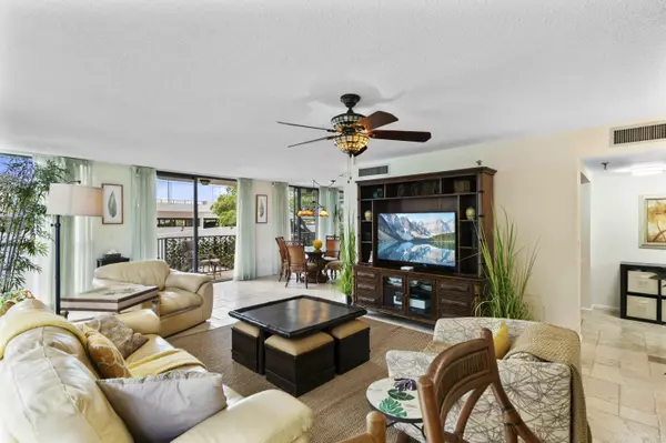 Boca Raton, FL 33487,899 Jeffery ST 201