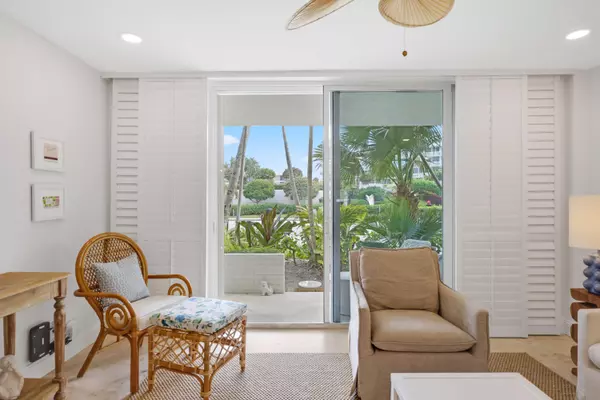 Palm Beach, FL 33480,139 Sunrise AVE 104