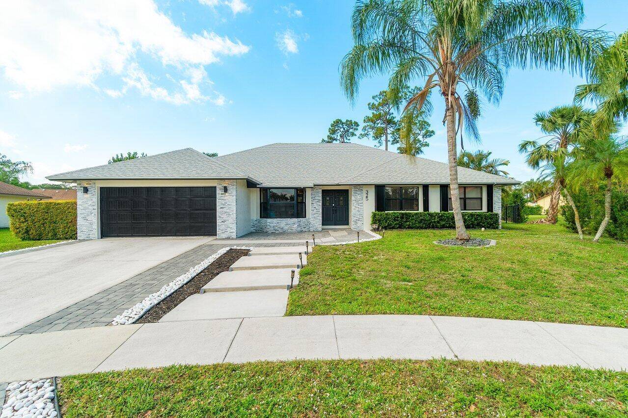 325 Knotty Wood Lane, Wellington, FL 33414