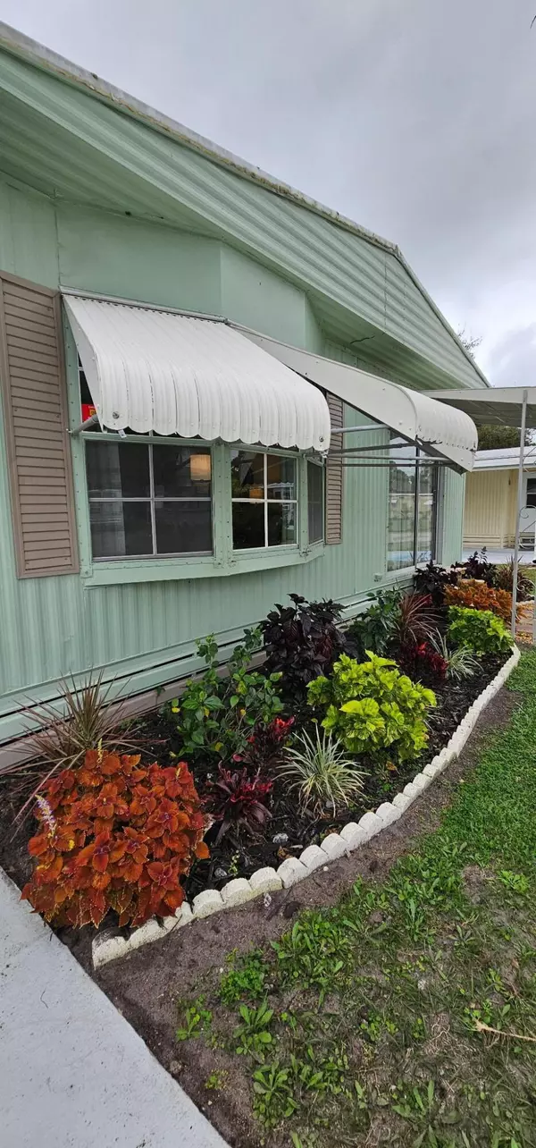 Port Saint Lucie, FL 34952,187 W Caribbean