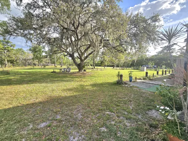 Okeechobee, FL 34972,32212 NE 4th DR