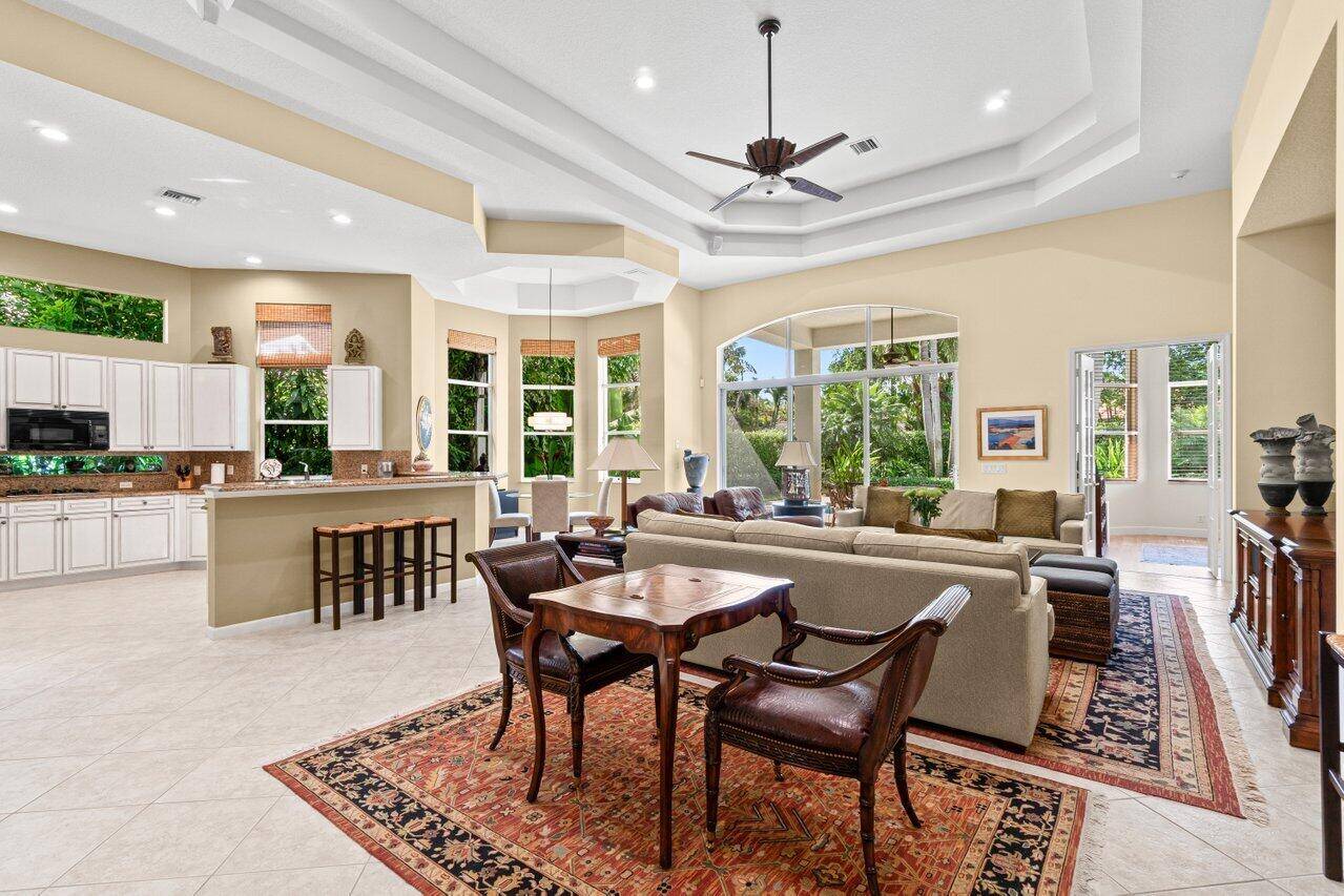Palm Beach Gardens, FL 33418,112 Chasewood CIR