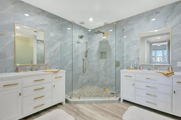 Fort Pierce, FL 34949,13 W Harbour Isle DR 206