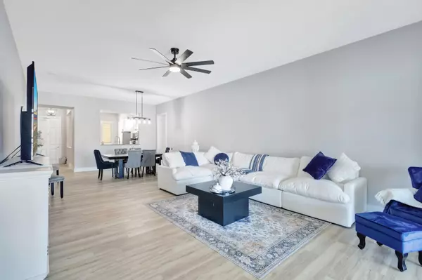 Fort Pierce, FL 34949,13 W Harbour Isle DR 206