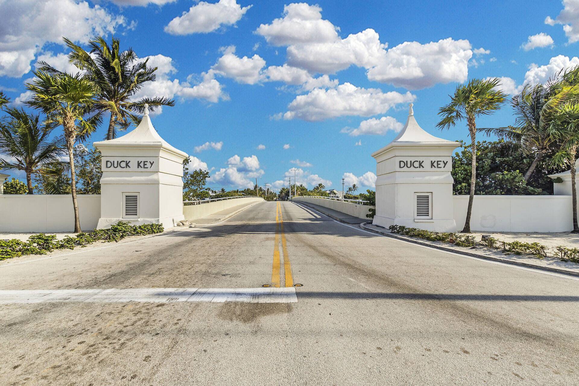 Marathon, FL 33050,421 Harbour DR