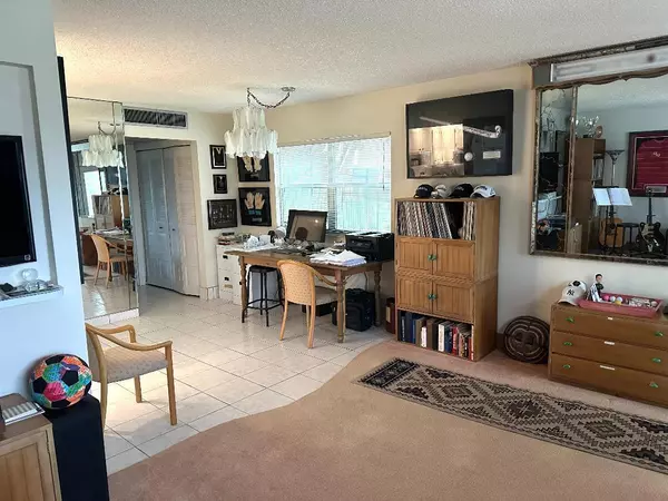 Delray Beach, FL 33446,158 Waterford G