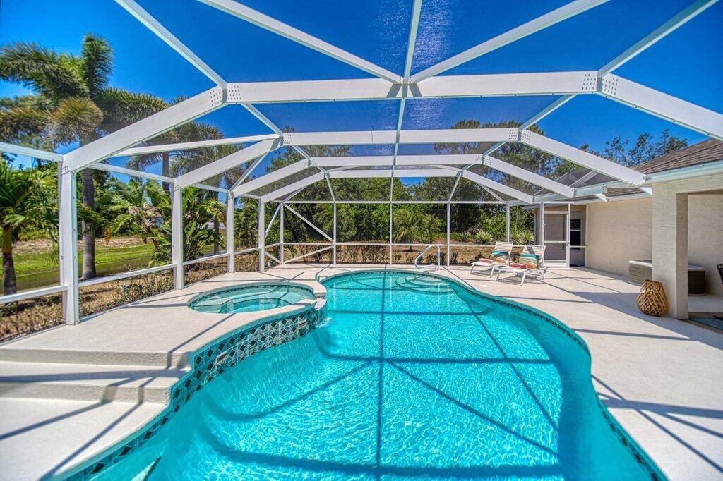 162 SW Ridgecrest DR, Port Saint Lucie, FL 34953
