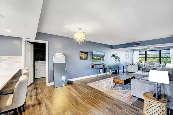 Boca Raton, FL 33433,6097 Balboa CIR 406