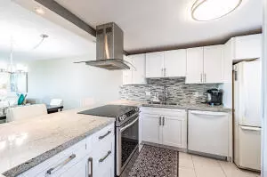 Boca Raton, FL 33487,5700 NW 2nd AVE 702